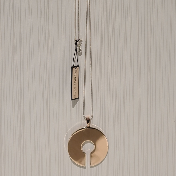 BCBGeneration Metal C Necklace Coin-like Pendant on Long Chain - Picture 3 of 6